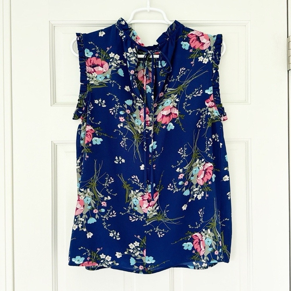 WAYF top size S blue pink floral ruffle trim sleeveless blouse shirt